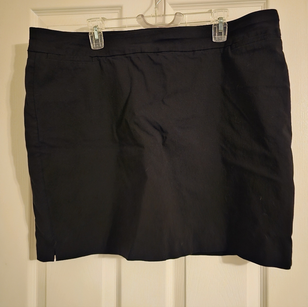 Kim Rogers Curvy Black Skort